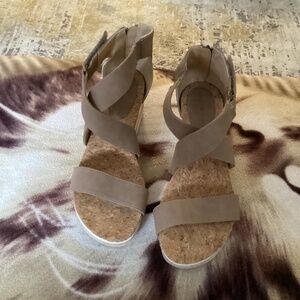 Beige velco sables